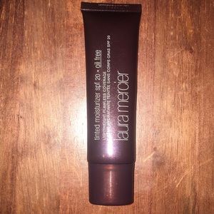 Tinted moisturizer oil free tawny laura mercier